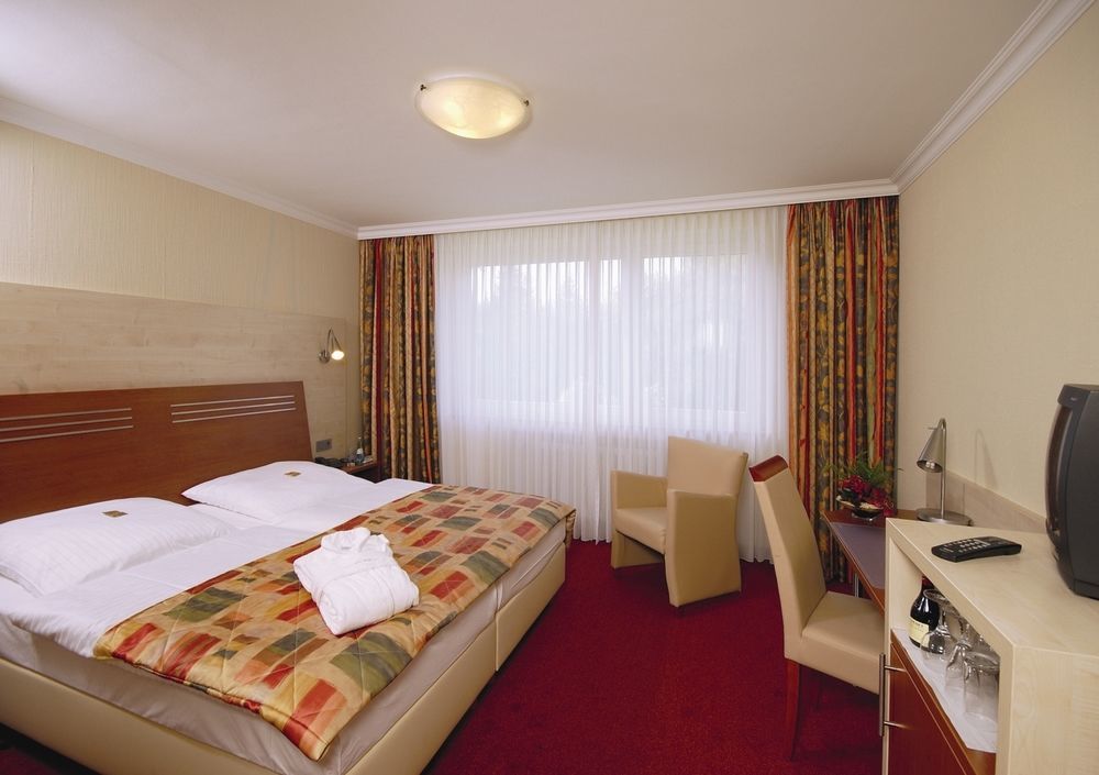Garten-Hotel Ponick Cologne Extérieur photo