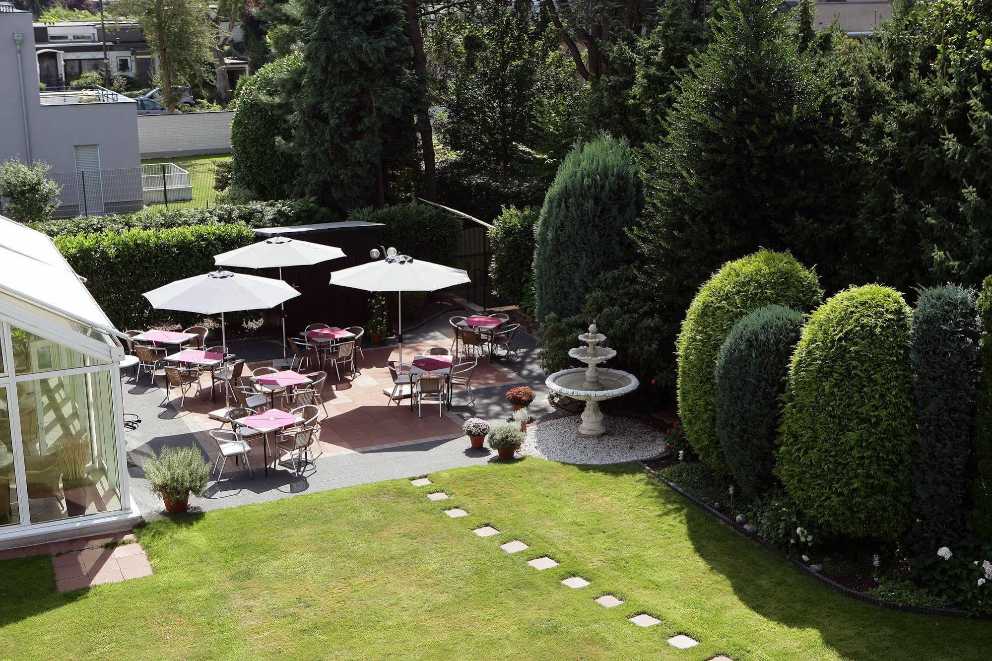 Garten-Hotel Ponick Cologne Extérieur photo